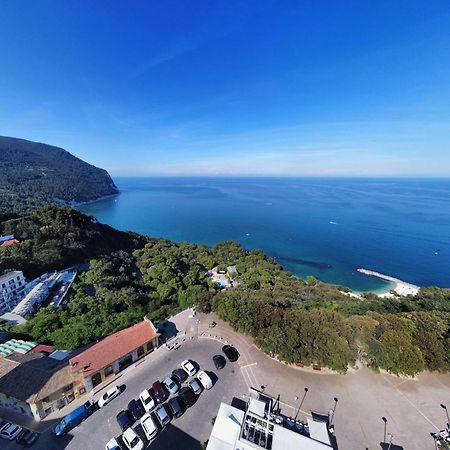 Sea View Sirolo Di Amedeo Bed and Breakfast Eksteriør billede