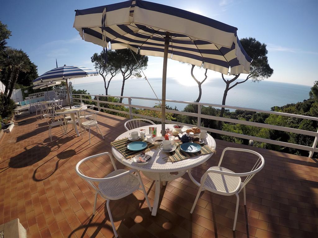 Sea View Sirolo Di Amedeo Bed and Breakfast Eksteriør billede